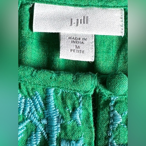 NWT Linen-Blend Embroidered Top
Sz Medium Petite - Picture 4 of 9